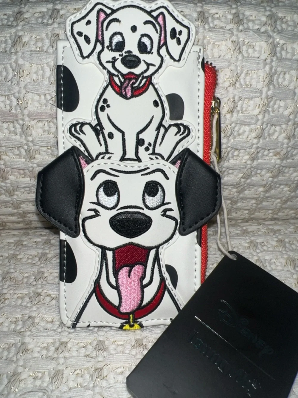 NWT Loungefly Disney 101 Dalmatians Exclusive Pongo & Freckles Card Holder - Picture 4 of 6